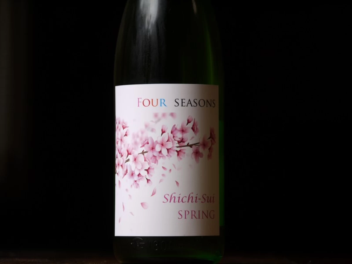 七水　FOUR SEASONS  SPRING 1800ml